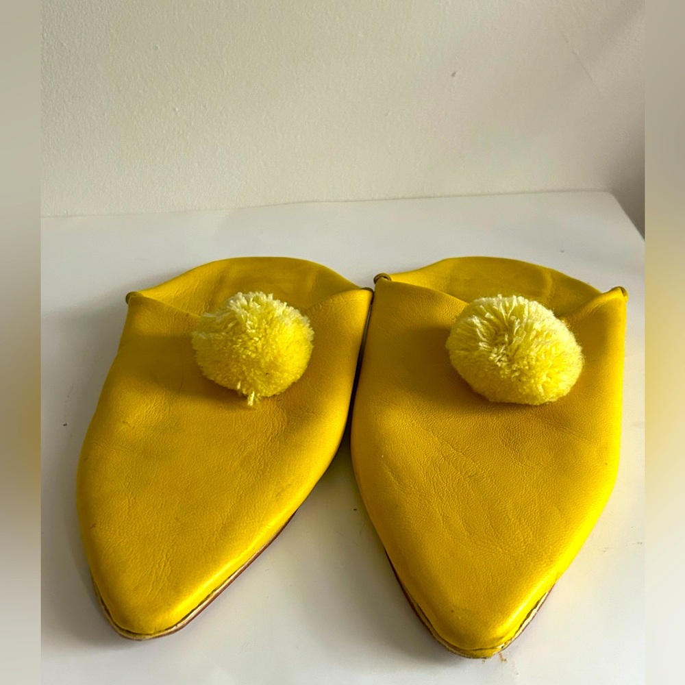 Yellow Moroccan Handmade Leather Women's Slip-On Shoes Babouche pompom mules
